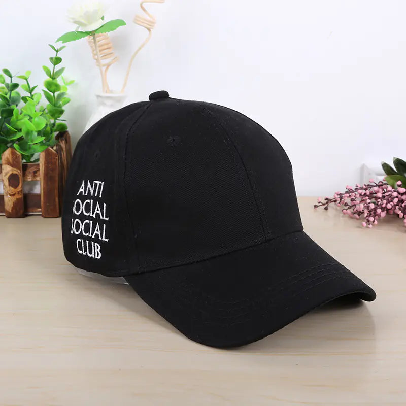 TRENDY BASEBALL CAP
